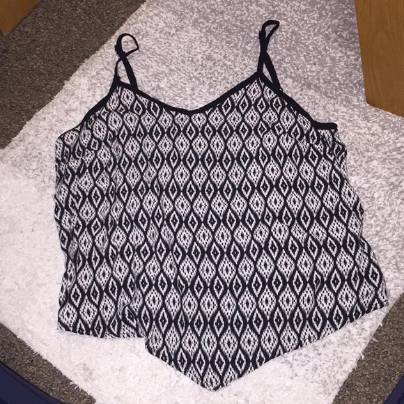 Black and white Aztec printed tank top - Picture 1 of 3